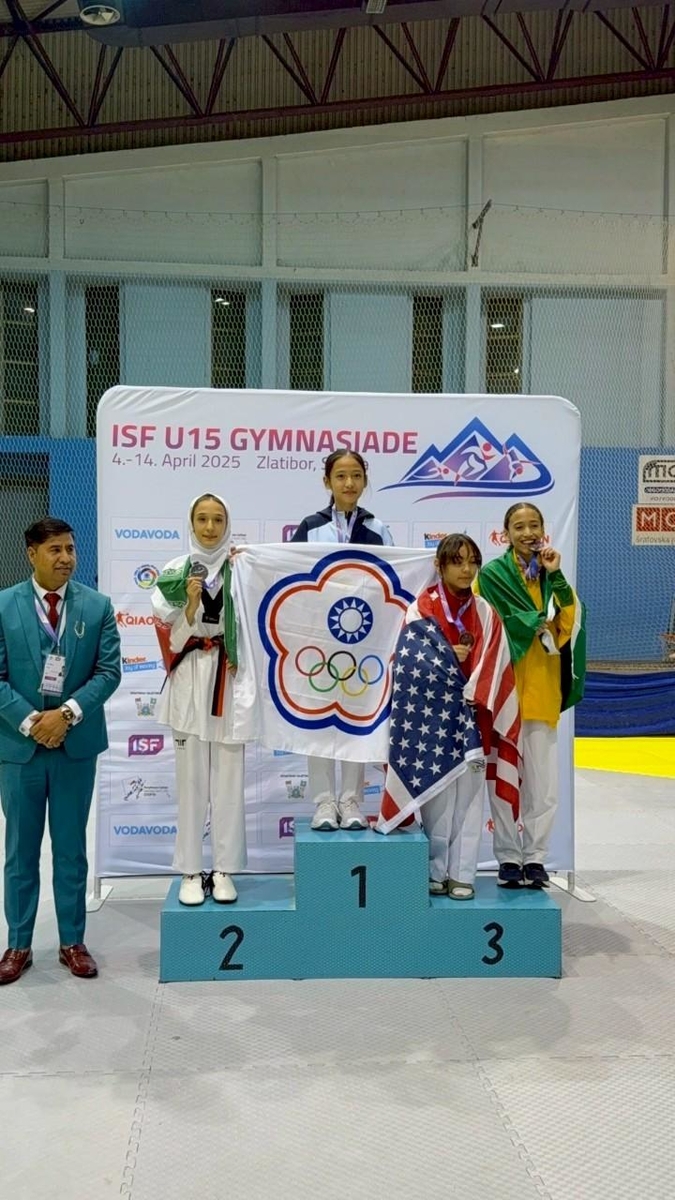 捷報~恭喜本校體育班趙子靚同學，參加2025世界中學運動會，榮獲U15歲組跆拳道女子37公斤級冠軍~(另開新視窗/jpg檔)圖片