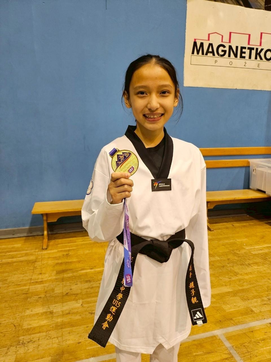 捷報~恭喜本校體育班趙子靚同學，參加2025世界中學運動會，榮獲U15歲組跆拳道女子37公斤級冠軍~(另開新視窗/jpg檔)圖片